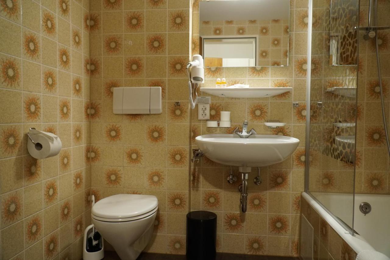 Hotel Eleon バート・タイナッハ・ツァヴェルシュタイン エクステリア 写真